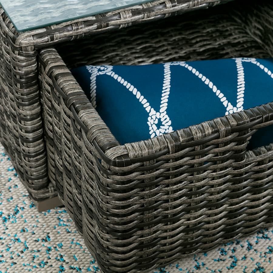 Victoria coffee table with drawer