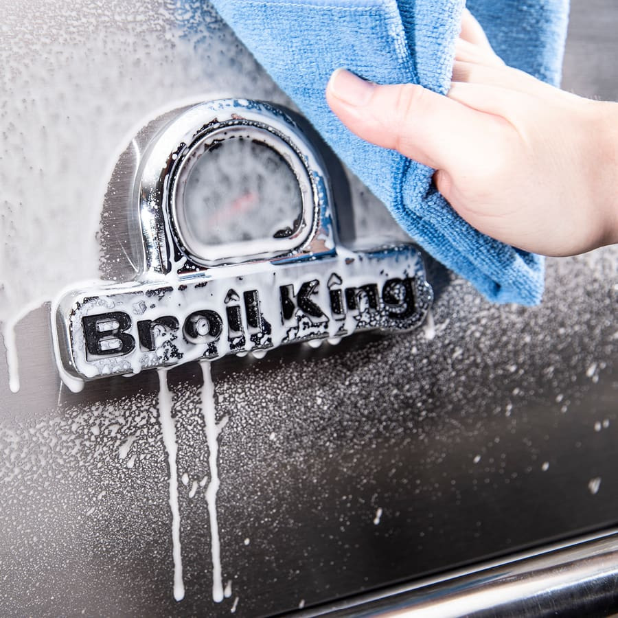 Stainless steel grill cleaner and polish