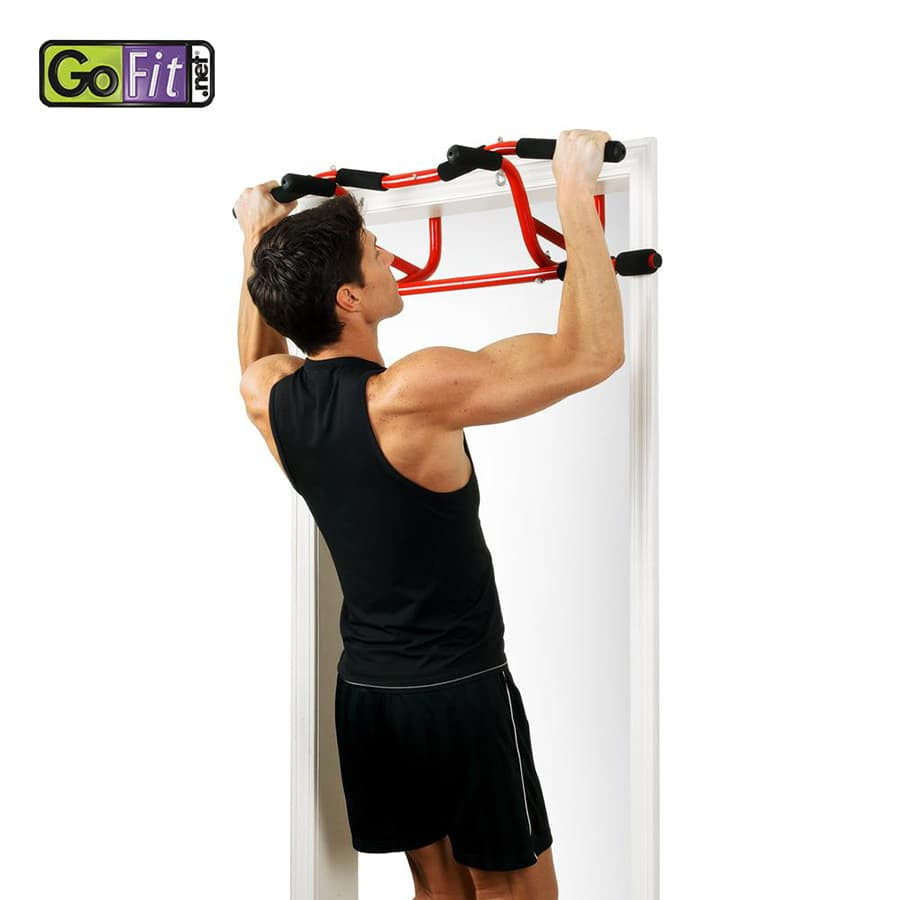 Elevated chin up station