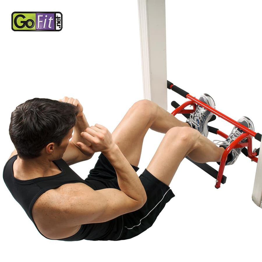 Elevated chin up station