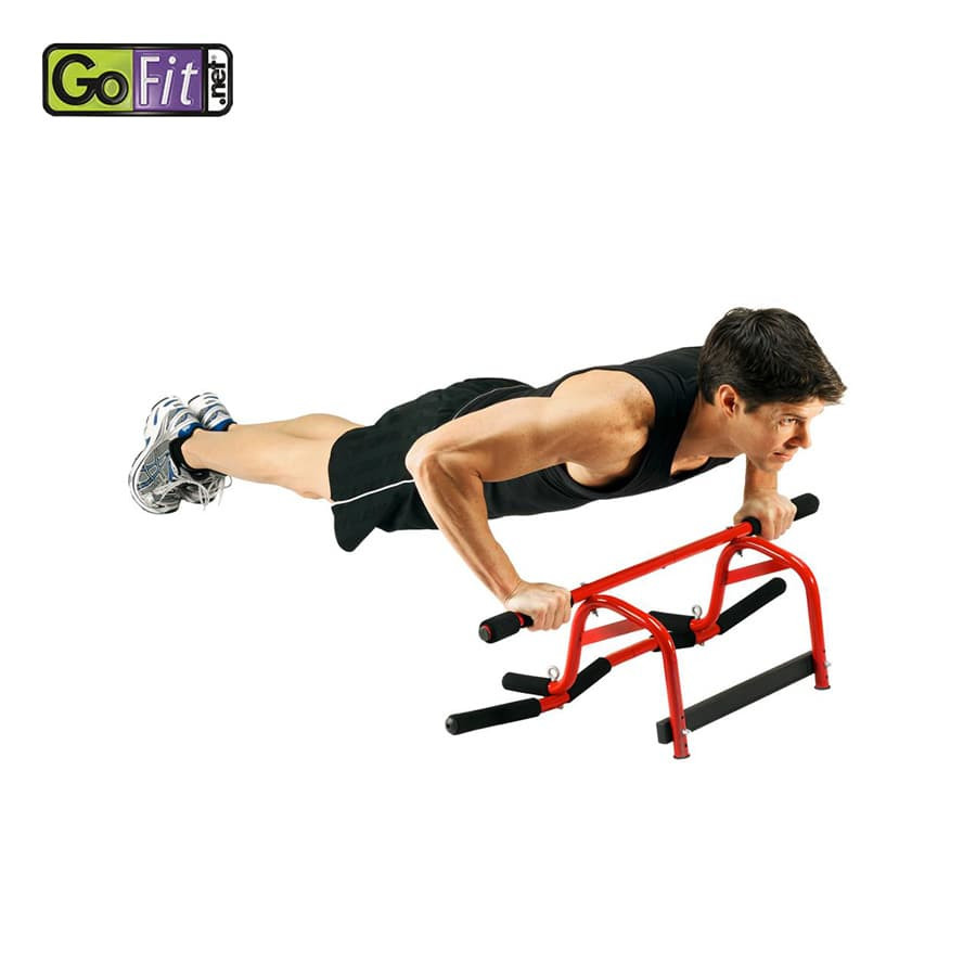 Elevated chin up station