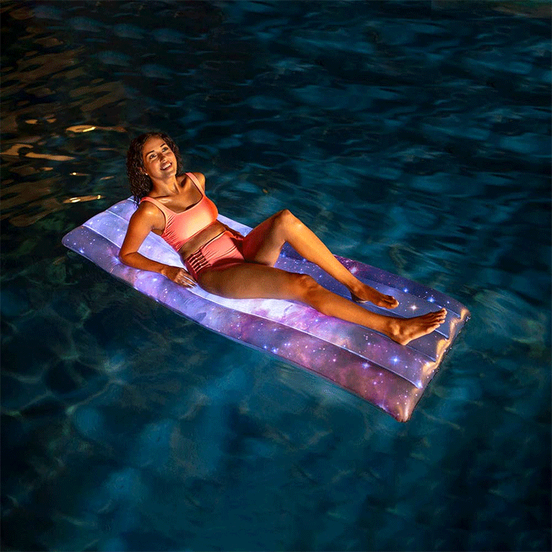 Radeau de piscine galaxie illuminée