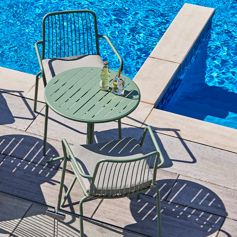 Chaise bistro Flores avec accoudoirs - Sauge