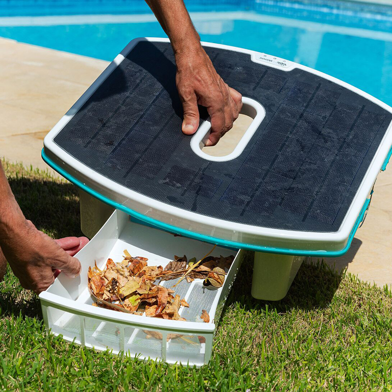 Dolphin Skimmi solar-powered robotic pool