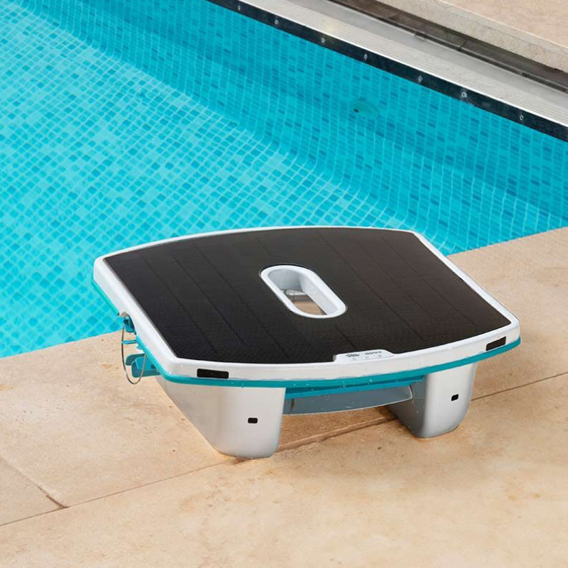 Dolphin Skimmi solar-powered robotic pool