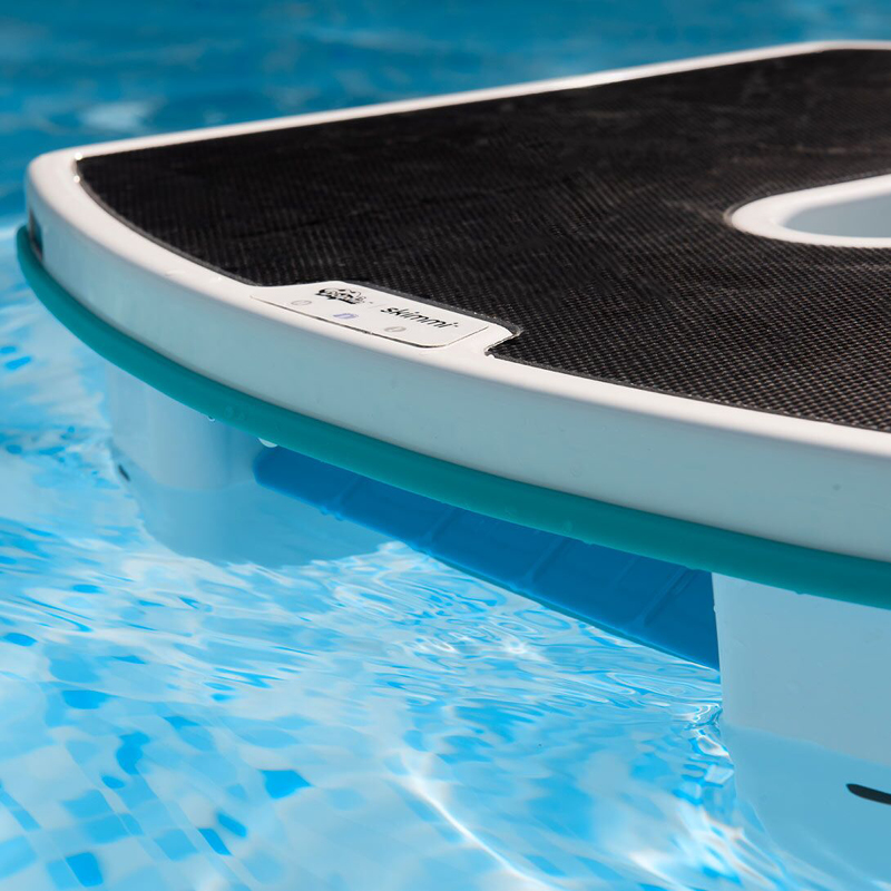 Dolphin Skimmi solar-powered robotic pool