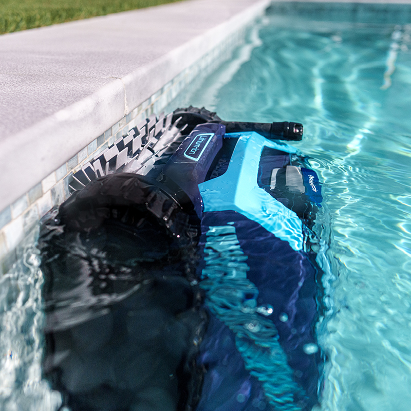 Polaris Freedom + cordless robotic cleaner