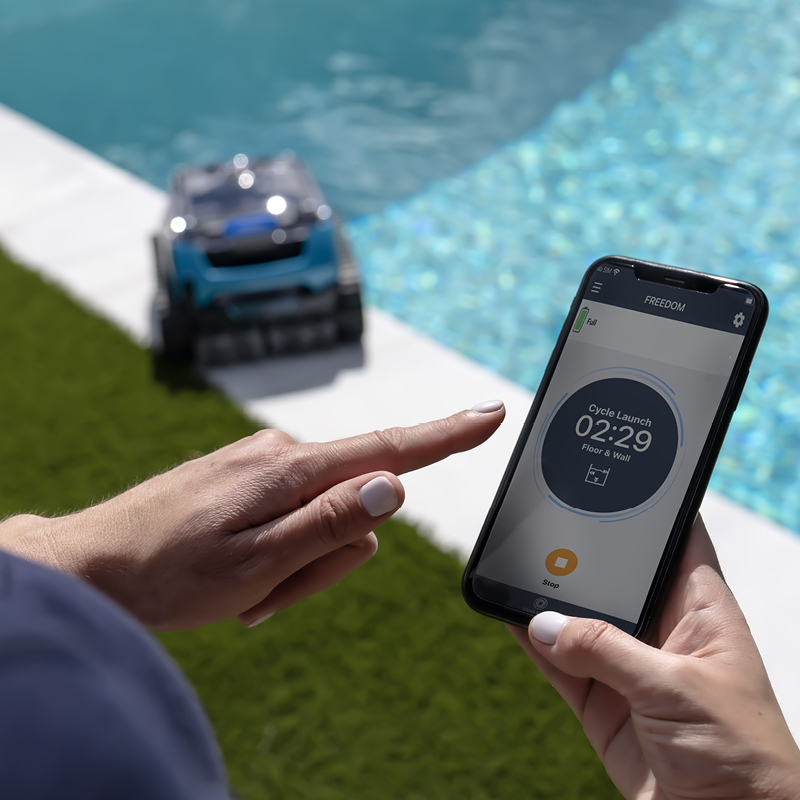 Polaris Freedom cordless robotic cleaner