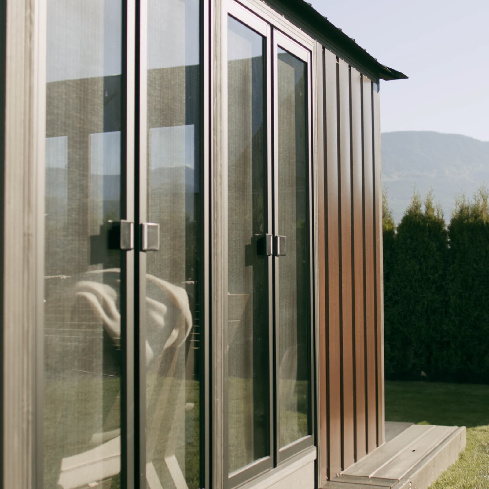 Pavillon Sofia 11' x 14' - Blacksmith - Espresso