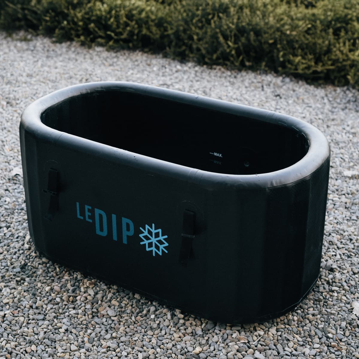 Le Dip portable inflatable Cold Tub