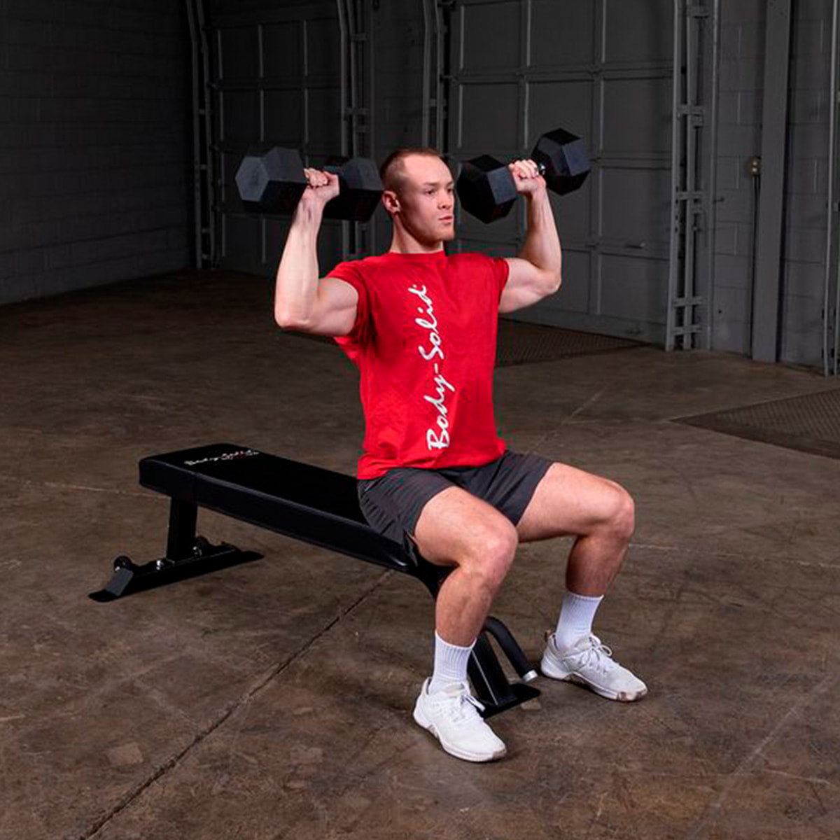 Banc d'entraînement utilitaire plat