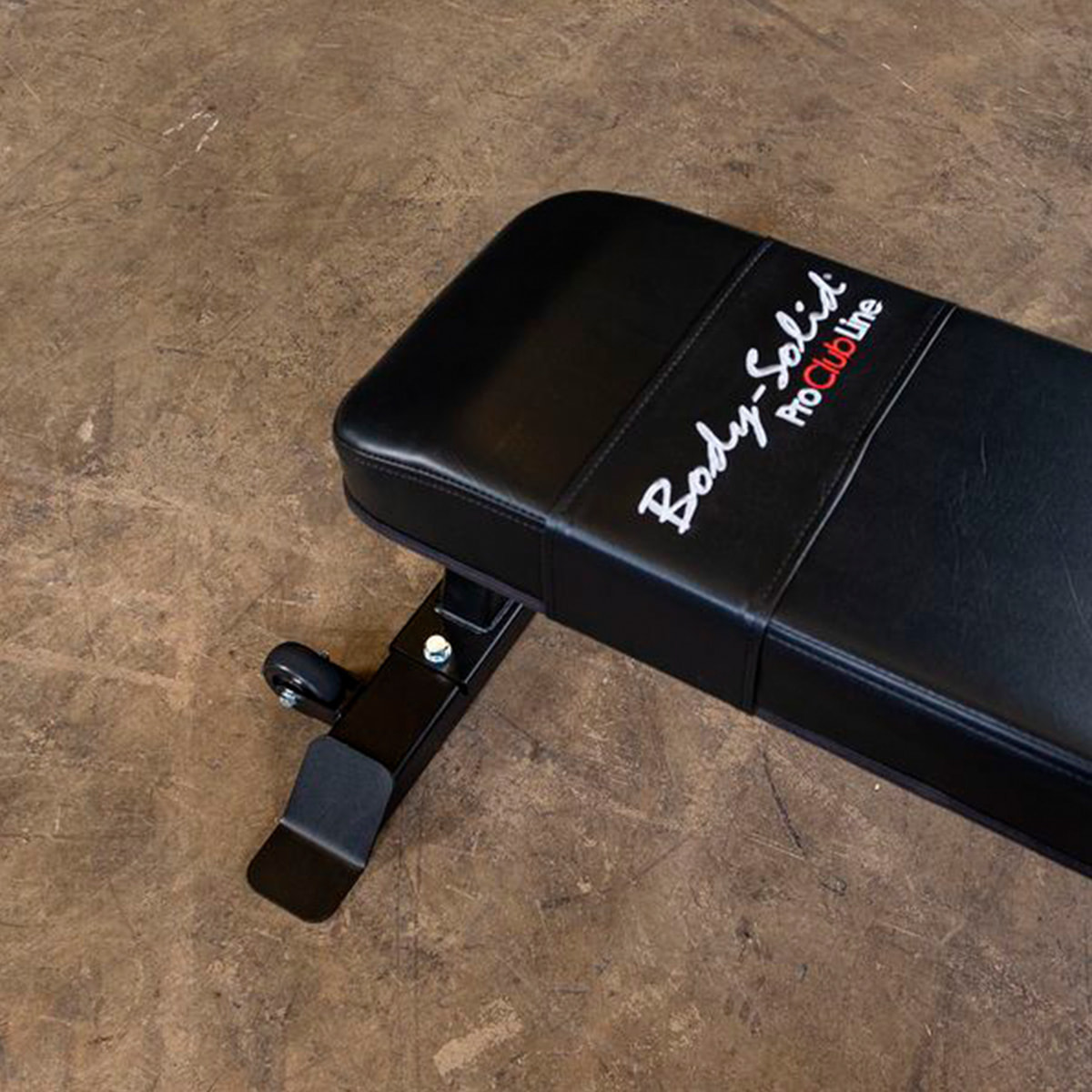 Banc d'entraînement utilitaire plat