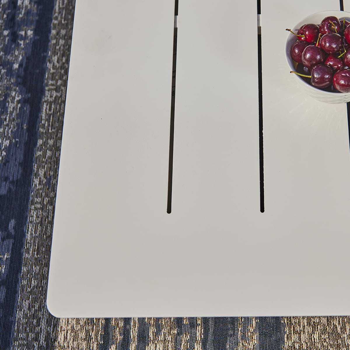 Manhattan Sectional - White