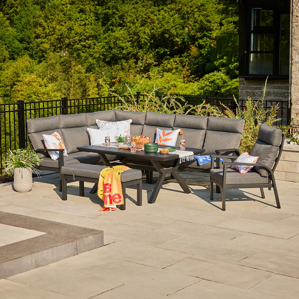 Soglio Dining Sectional