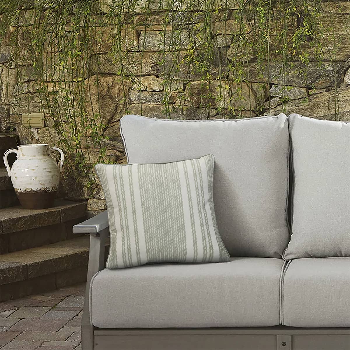 Coussin carré 18x18 po - Imprimé rayé vert sauge