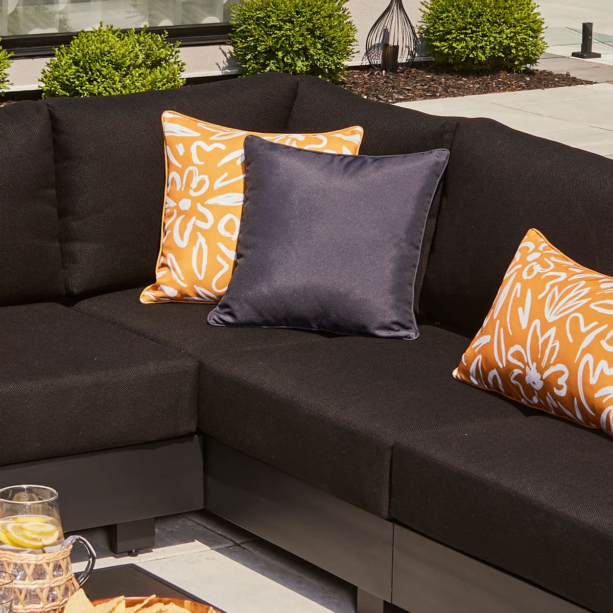 Square Cushion 18x18 in - Black