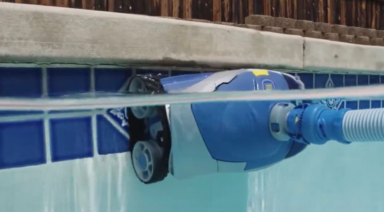 Nettoyeur automatique MX6 de Zodiac pour piscine creusée