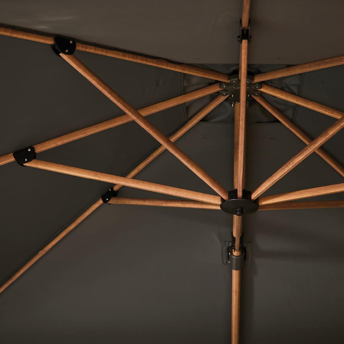 Parasol suspendu carré Deluxe 10' base X - Fini bois et gris