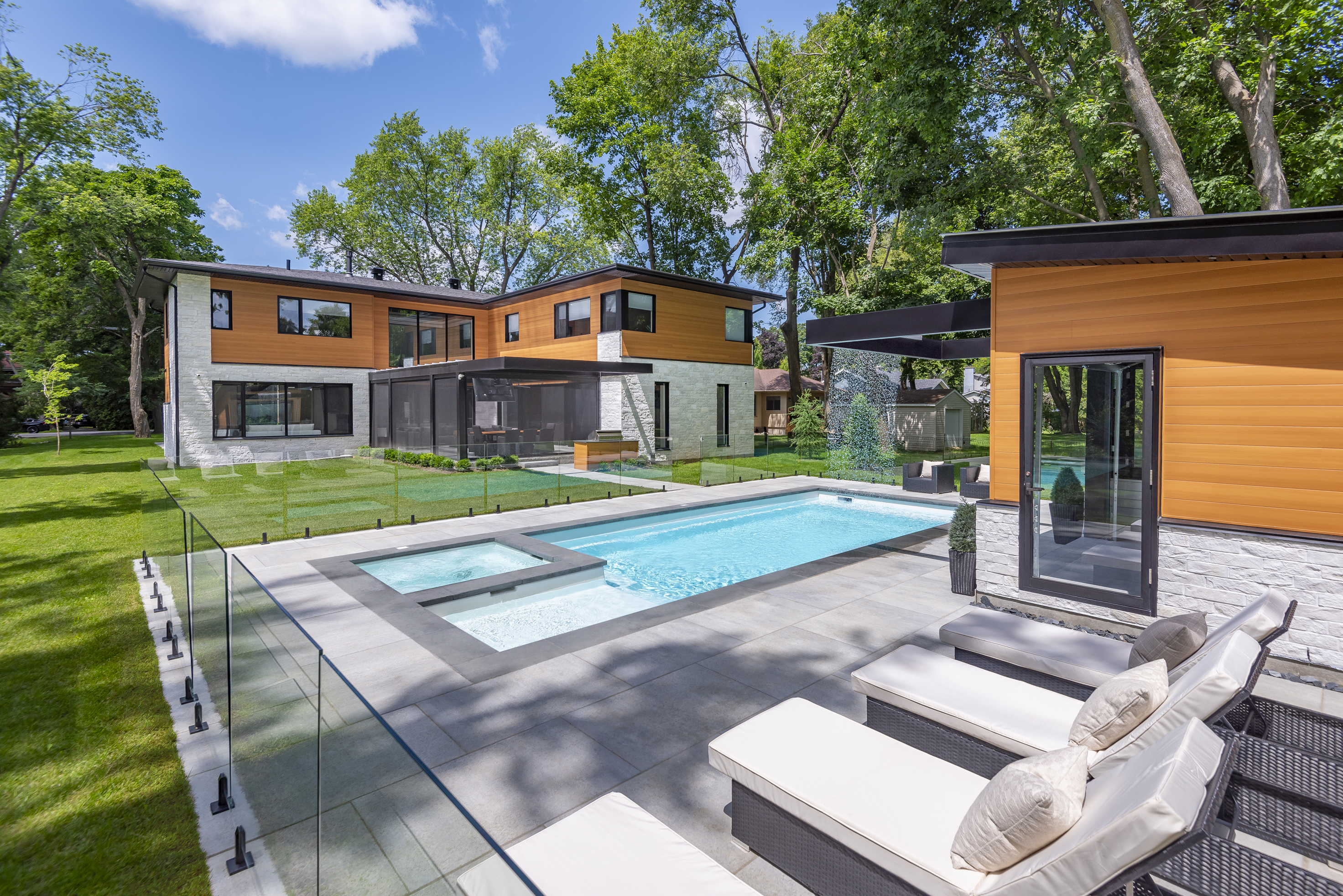 Aquarino Sapphire Pool