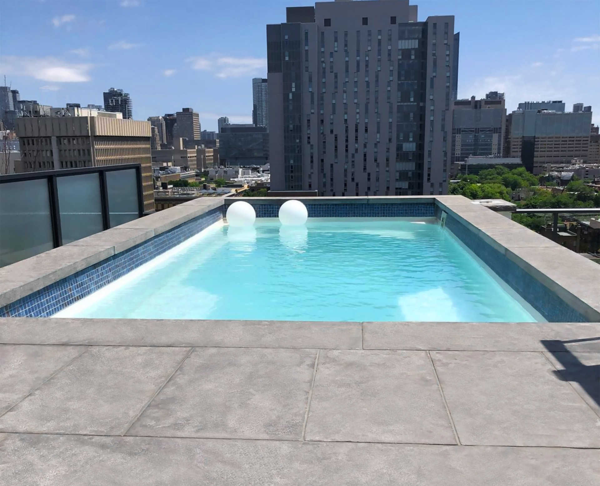 Sandbanks Dolphin Pool