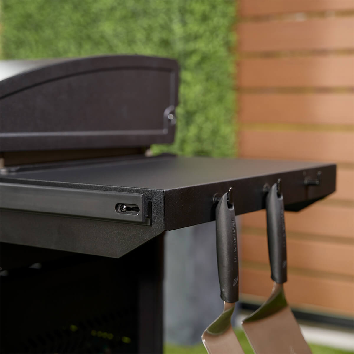 Patio Cooking Station – Griddle and Air Fryer