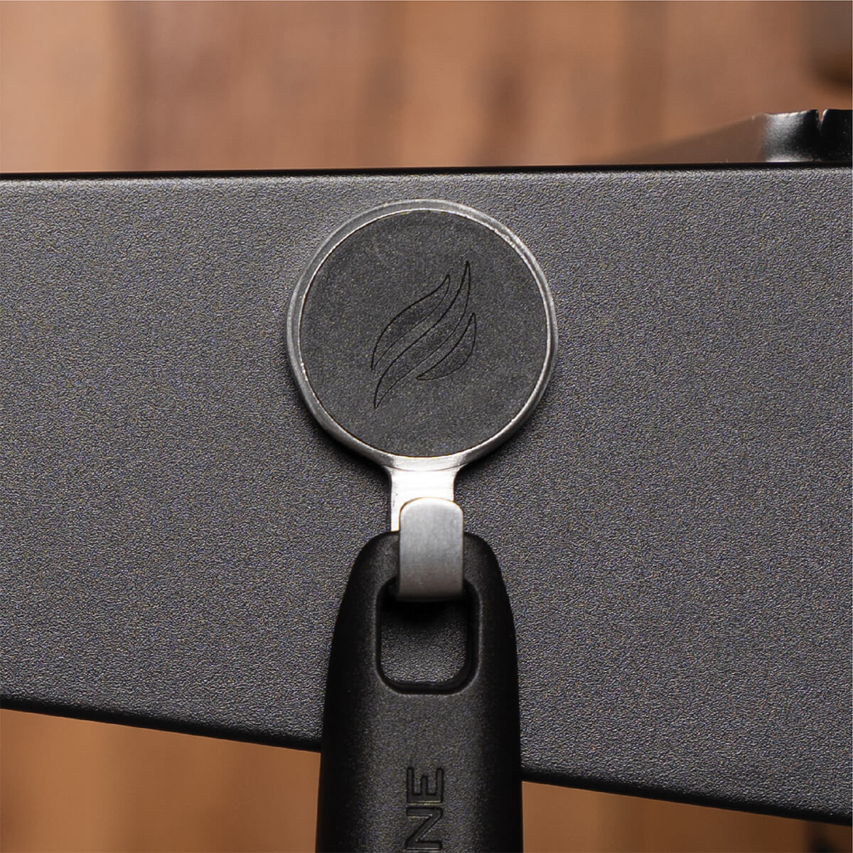 Porte-outils et trappe à graisse arrière