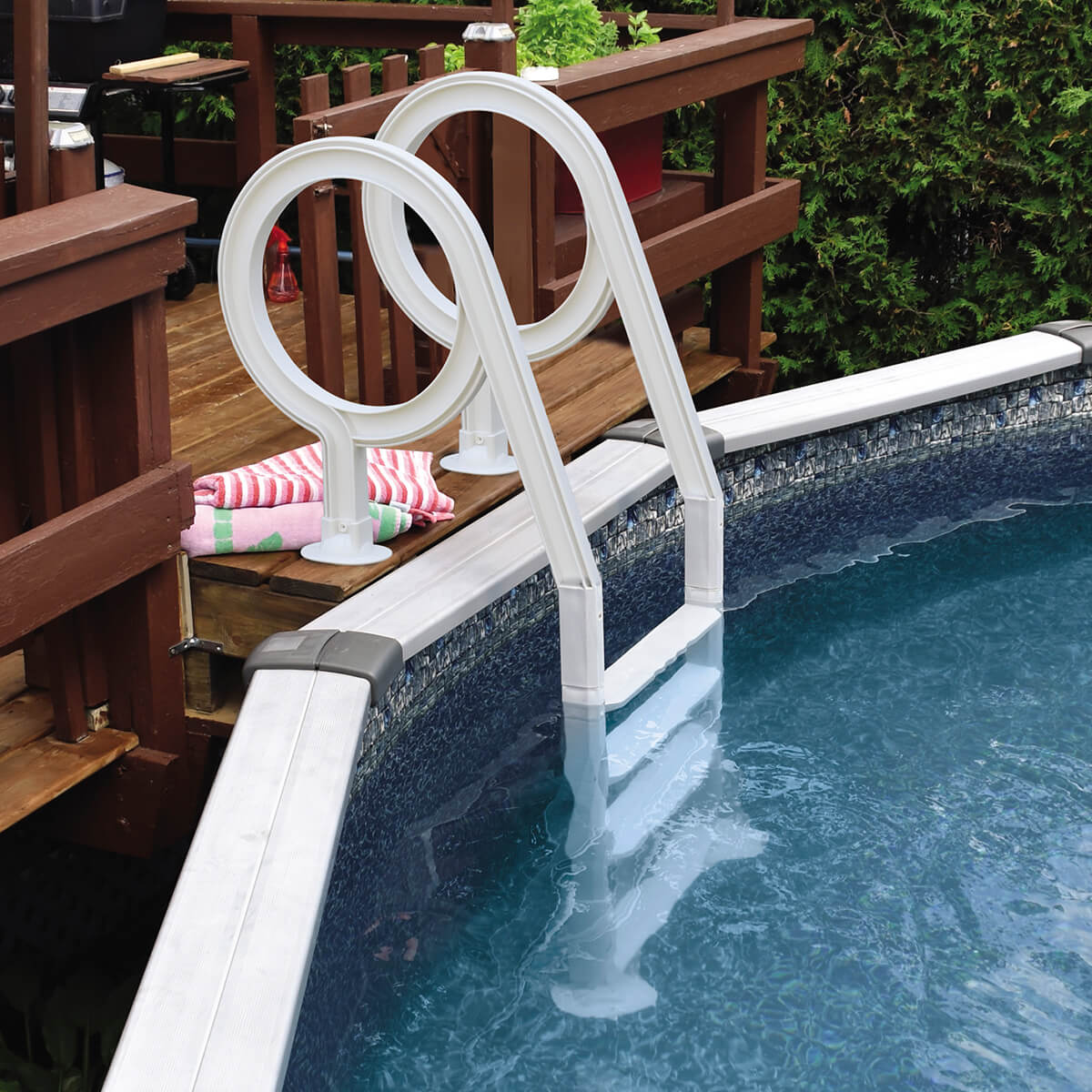 Échelle en résine pour patio - Blanche