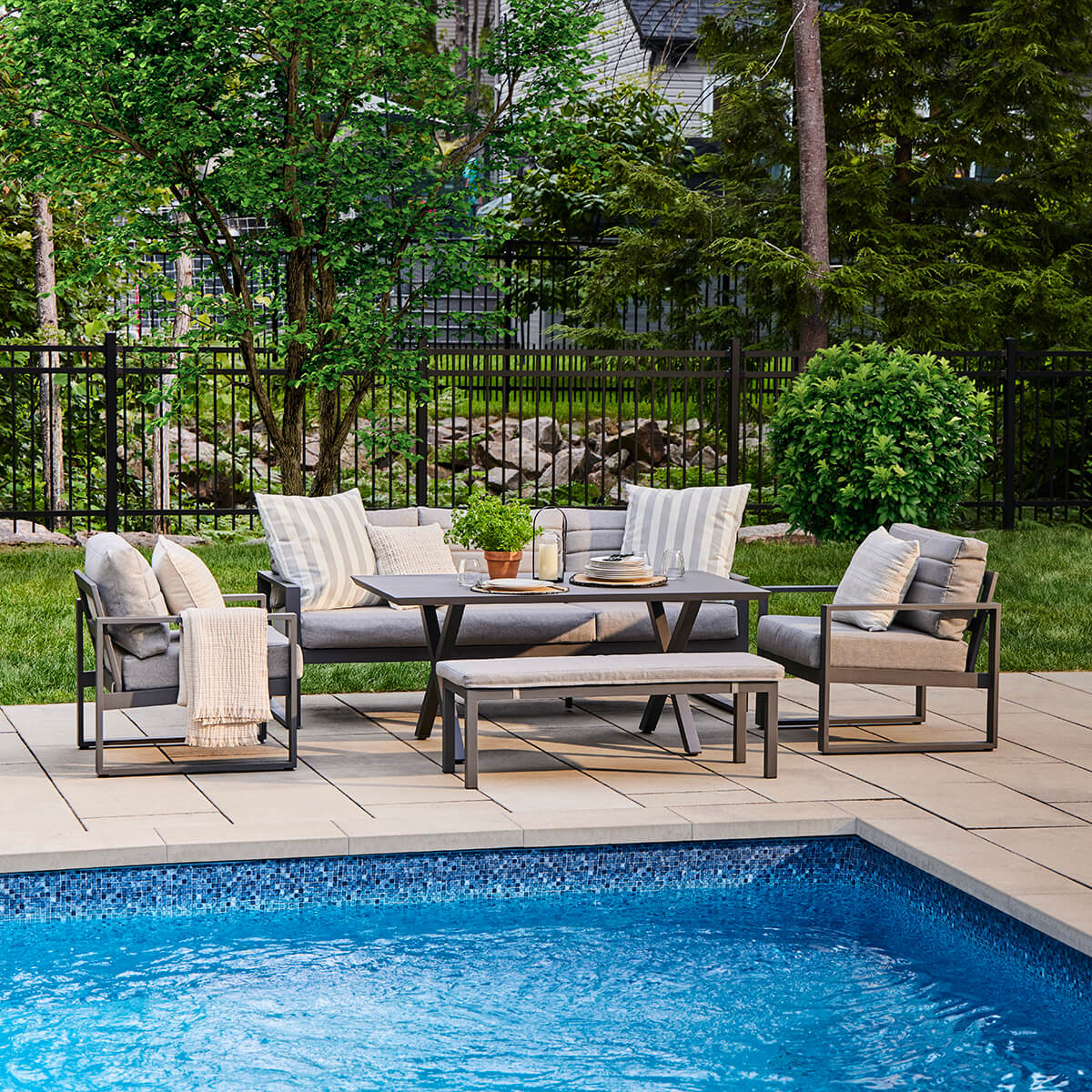 Noah 5-Piece Conversation Set – Black