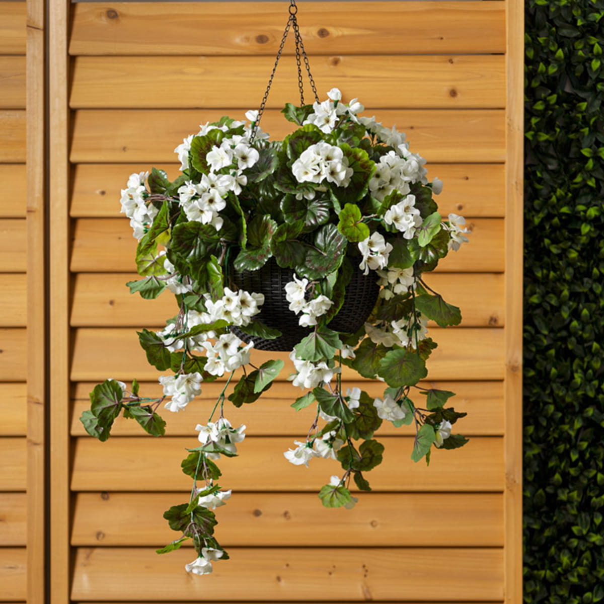 Jardinière suspendue géraniums blancs artificiels