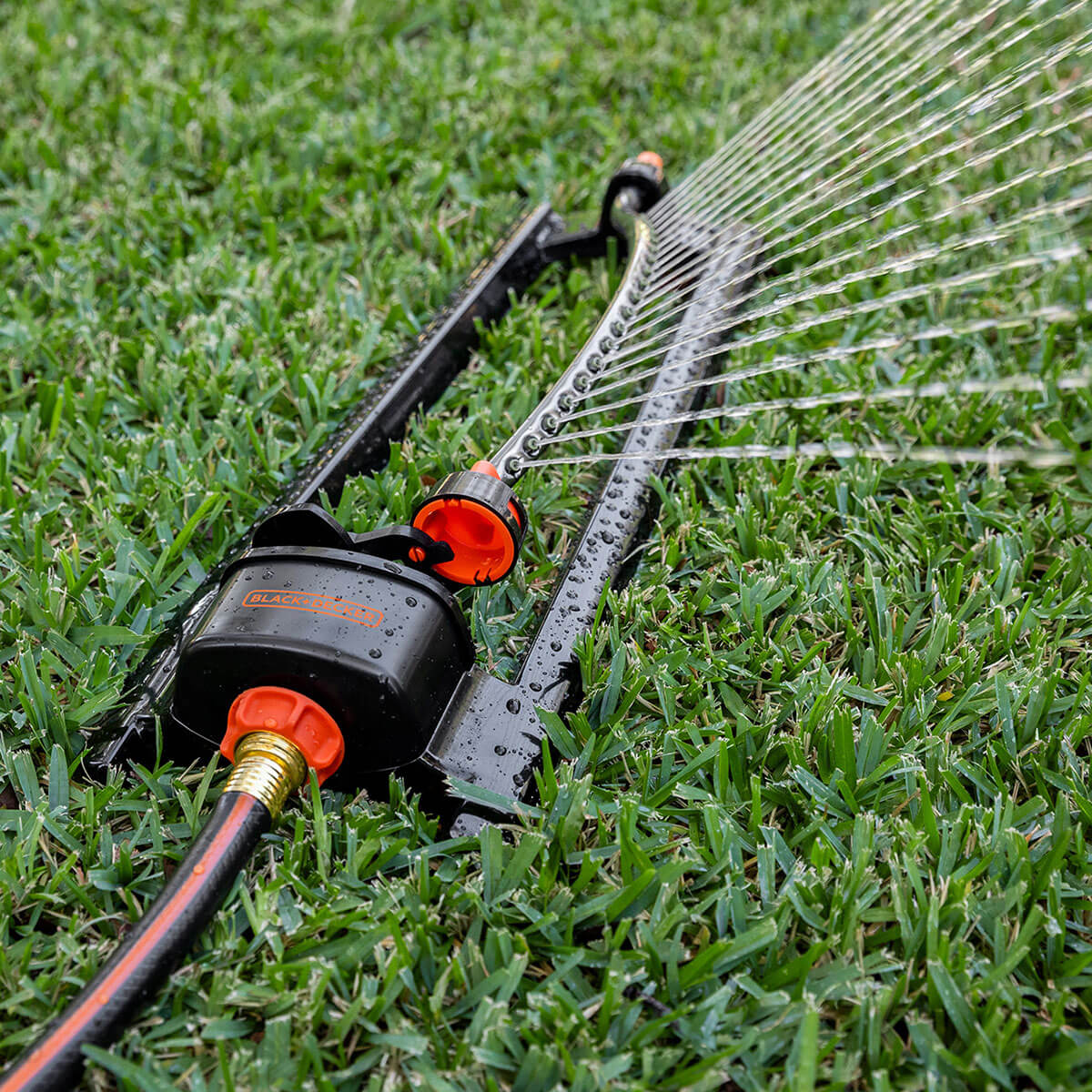 Metal oscillating sprinkler – 21 nozzles – 3600 sq. ft.