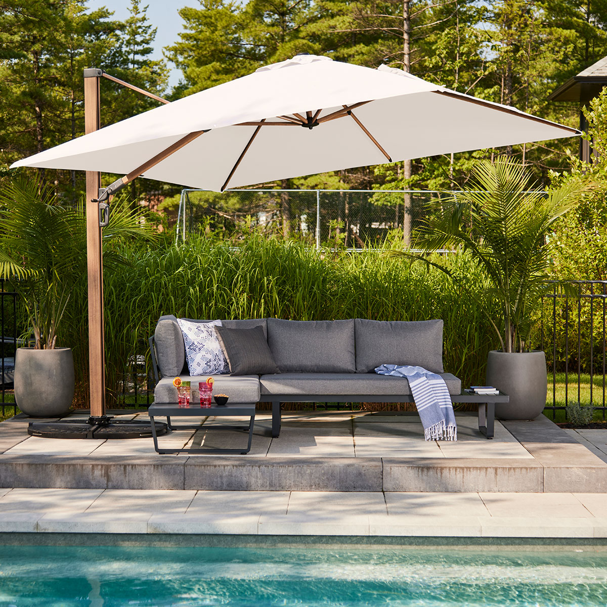 Parasol suspendu carré 10' Deluxe - Crème