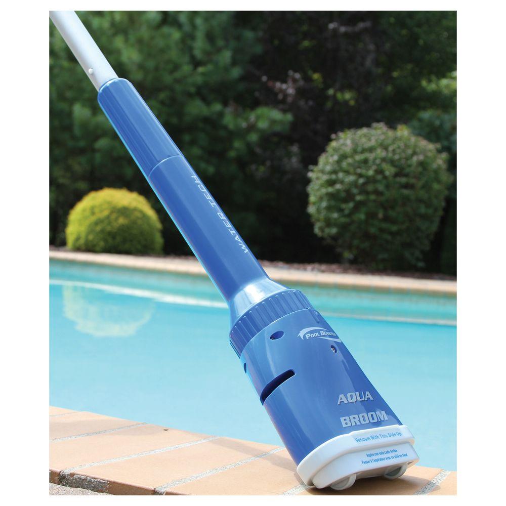 Aqua Broom ultra nettoyant de Water Tech avec pole