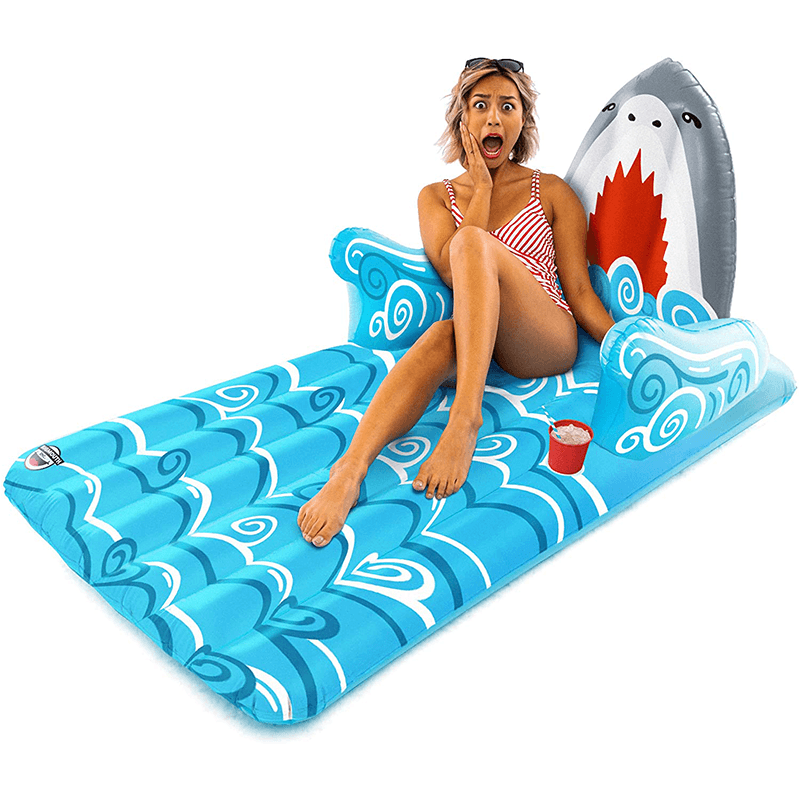 Chaise longue flottante géante à tête de requin de 5 pi de long