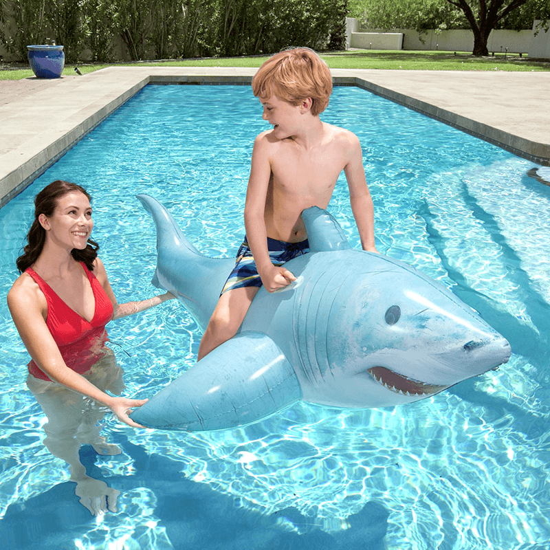 Requin gonflable réaliste de 6 pieds sur flotteur de piscine