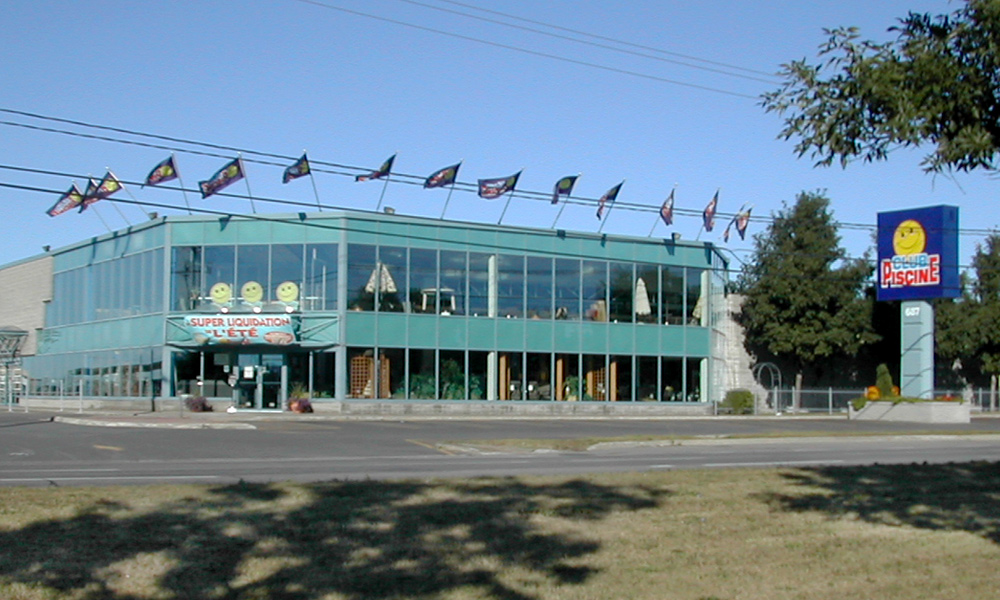 Club Piscine Super Fitness opened its doors for the first time in Québec, in 1991.